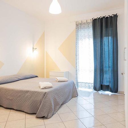 Nuovo Appartamento Beige Бари Экстерьер фото