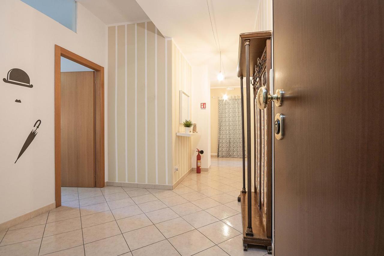 Nuovo Appartamento Beige Бари Экстерьер фото
