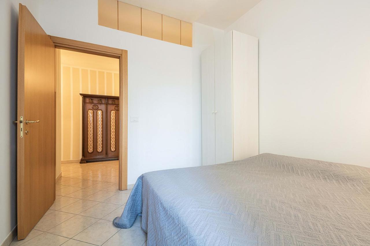 Nuovo Appartamento Beige Бари Экстерьер фото