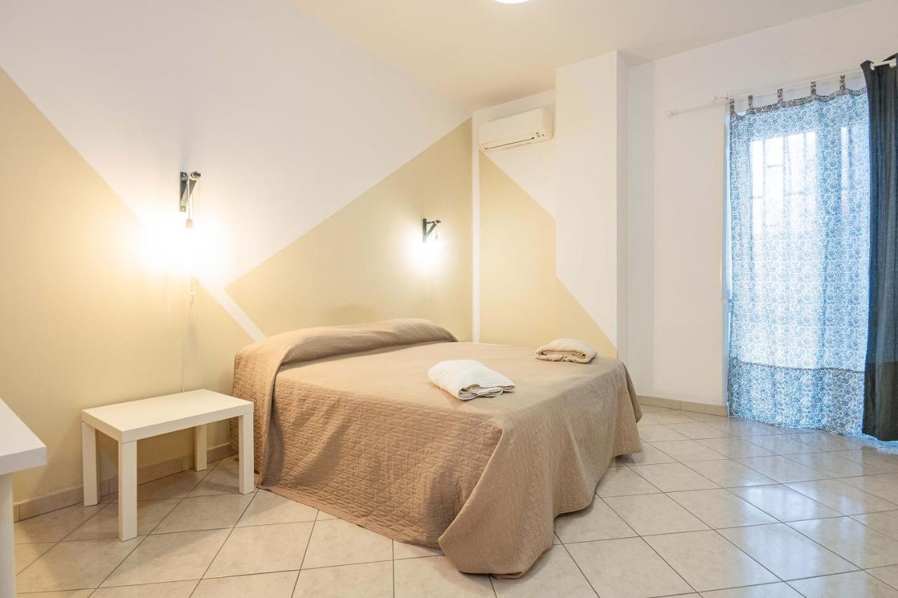 Nuovo Appartamento Beige Бари Экстерьер фото