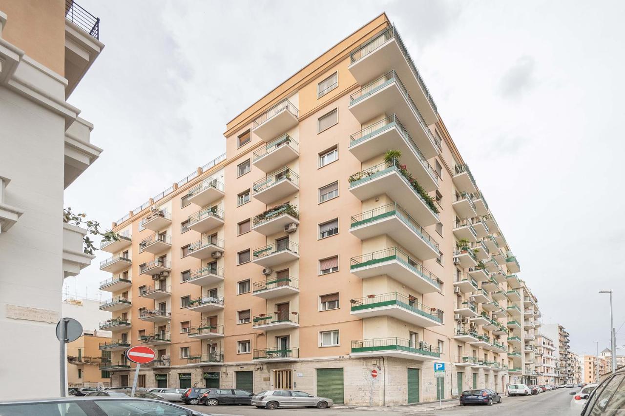 Nuovo Appartamento Beige Бари Экстерьер фото