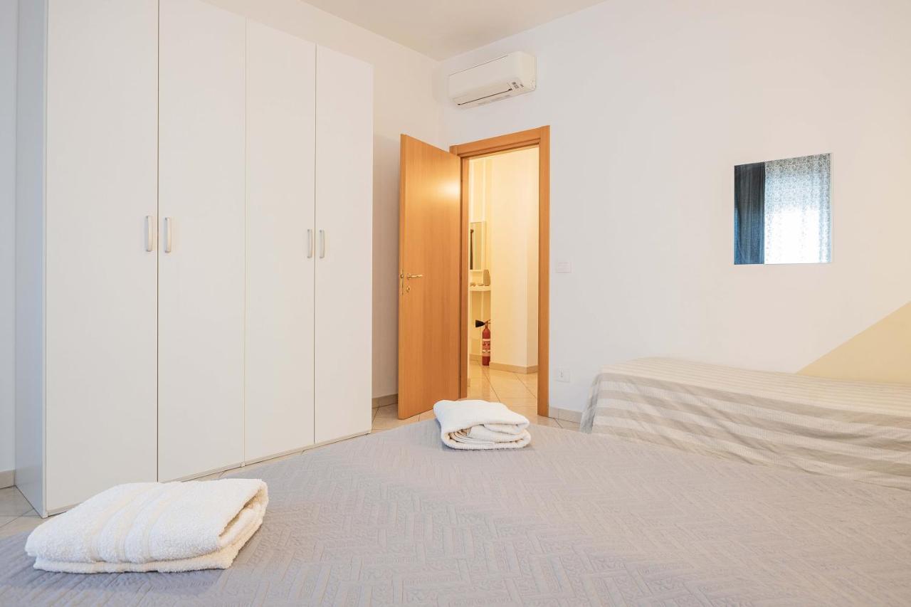 Nuovo Appartamento Beige Бари Экстерьер фото